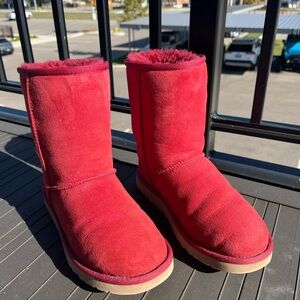 RARE RED UGG CLASSIC SHORT II